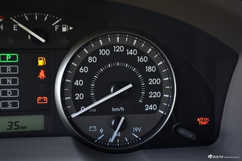 2017款兰德酷路泽4.0L自动GX-R中东版7座