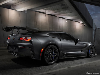 全新科尔维特ZR1实车发布 766马力！