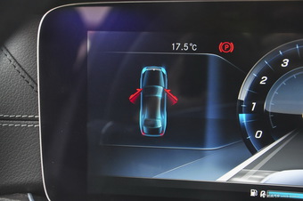 2016款奔驰E级2.0T自动E300L 运动豪华型