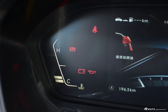 2017款北汽威望 M50f 1.3T手动豪华型（红）