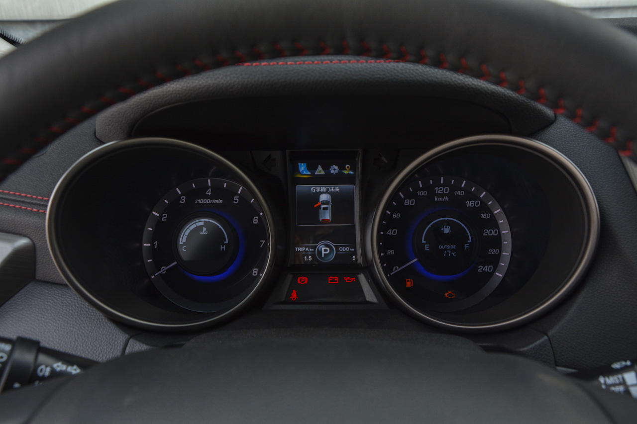 2017款CS75尚酷版1.8T自动四驱精英型