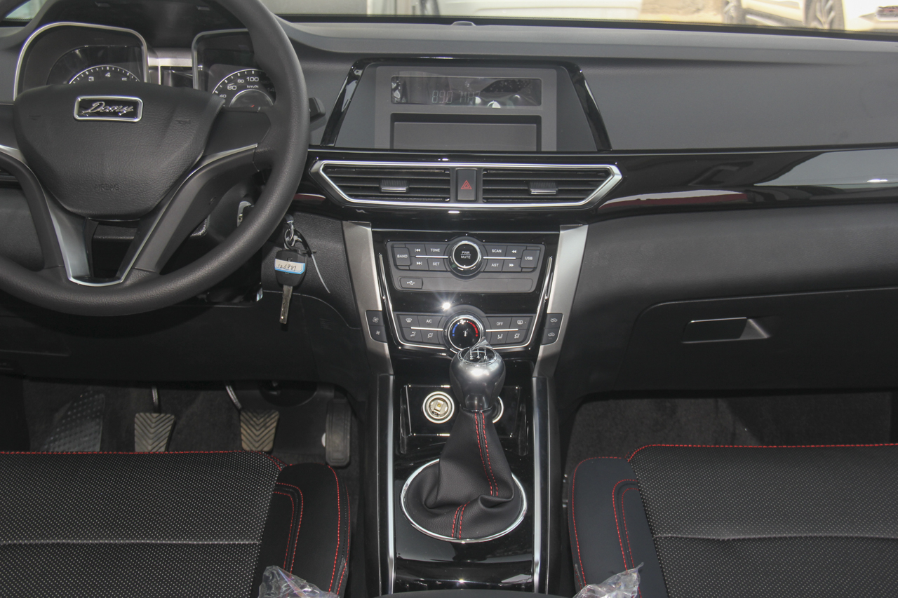 2017款大迈X5 1.6L手动精英型经典版