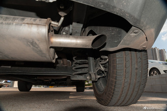 2018款众泰T300 1.5L自动尊贵型