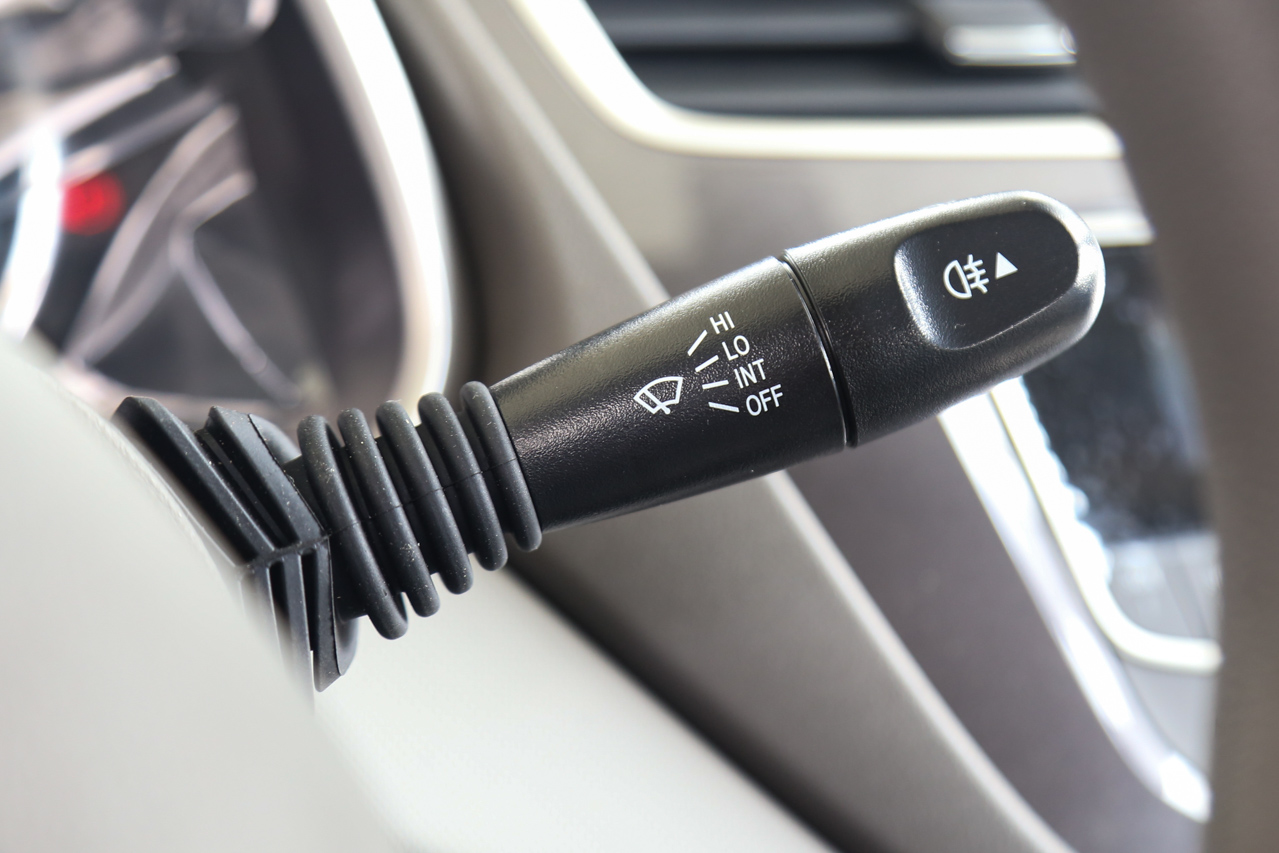 2016款雪佛兰乐风RV 1.5L手动畅行版 雪域白