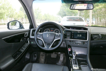 2017款思铂睿2.4L自动豪华版