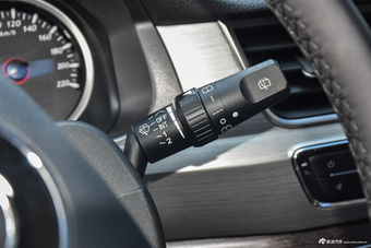 2018款风行SX6 1.6L手动豪华型