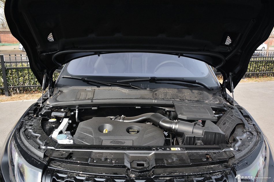 2017款揽胜极光2.0T自动绚黑限量版