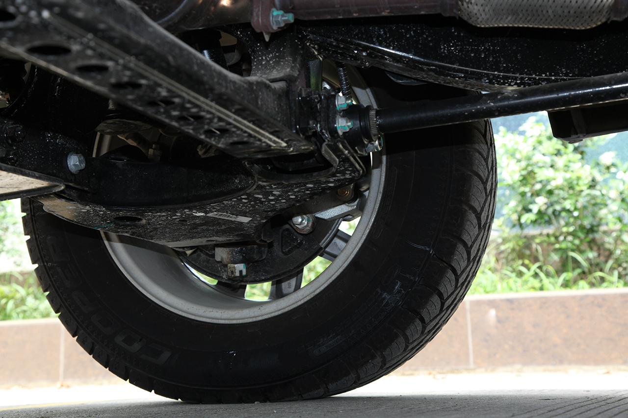 2016款北京BJ40L 2.3T自动两驱尊贵版