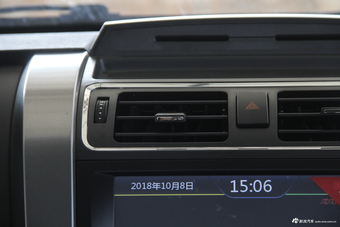 2017款黄海N3 2.5T手动两驱运动版JE4D25C