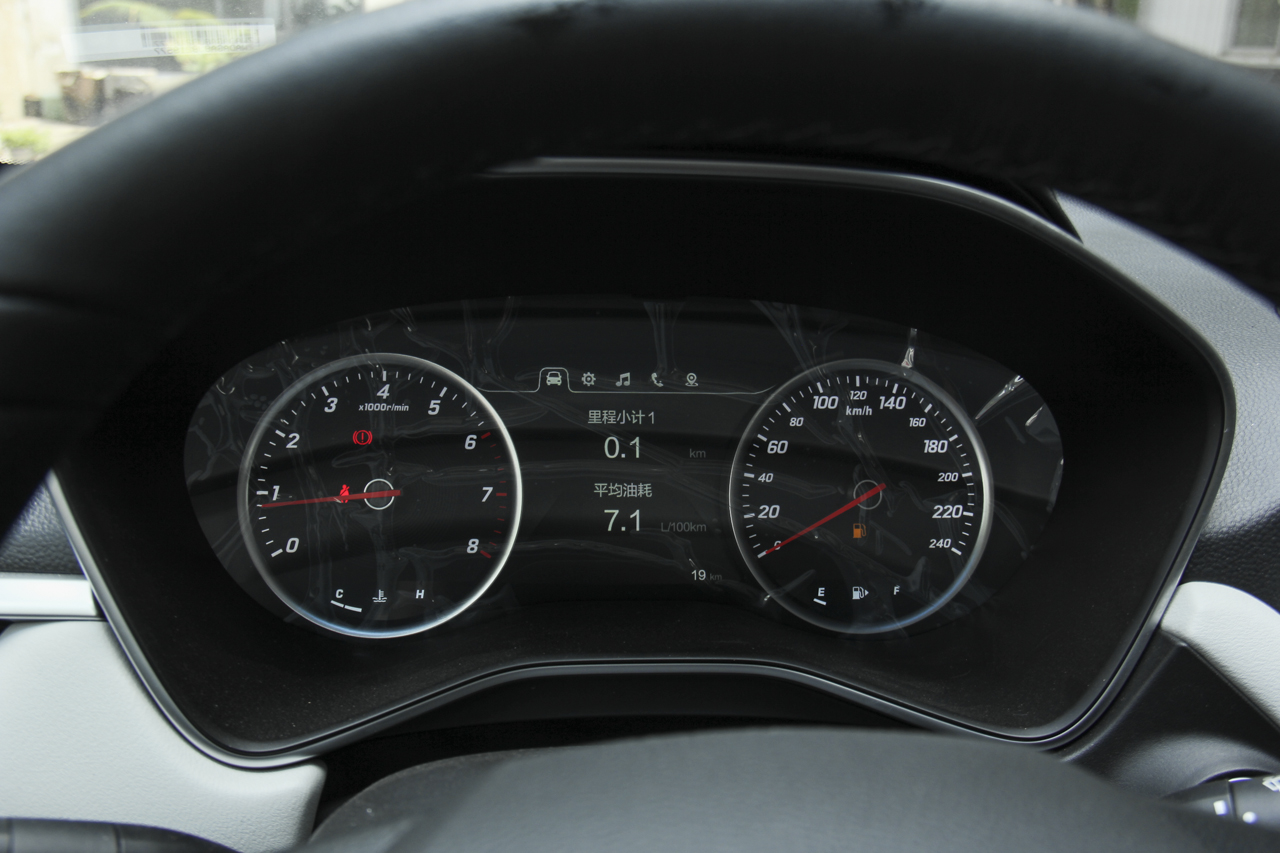 2018款宝骏530 1.5T手动尊贵型