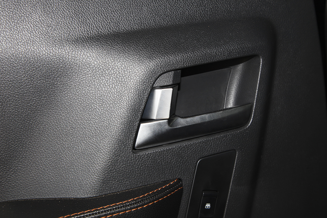 2016款北京BJ40L 2.3T自动四驱尊享版