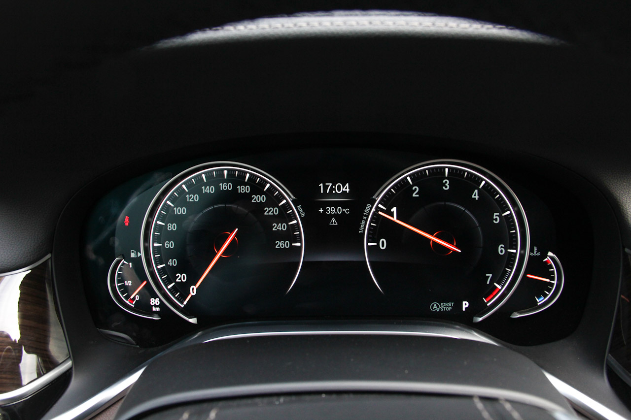 2017款宝马7系730Li 2.0T自动豪华型