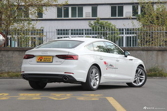 2017款奥迪A5 2.0T自动Sportback 45 TFSI时尚型