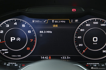 2017款奥迪TT Coupe 2.0T自动45TFSI quattro