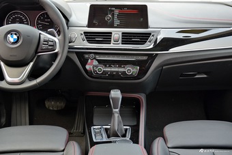 2017款宝马1系 125i自动