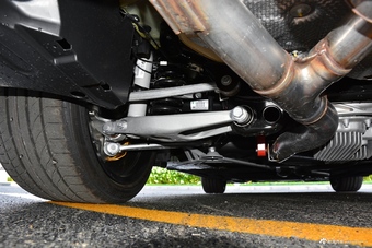 2017款宝马M4手动双门轿跑车