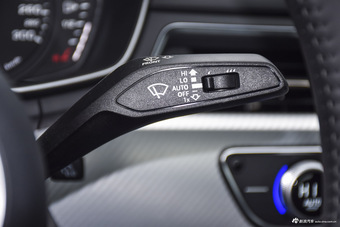 2017款奥迪A4L 2.0T自动40TFSI时尚型