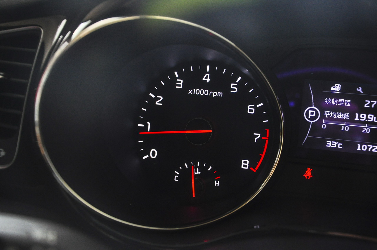 2015款嘉华（进口）3.3L自动豪华版 国IV