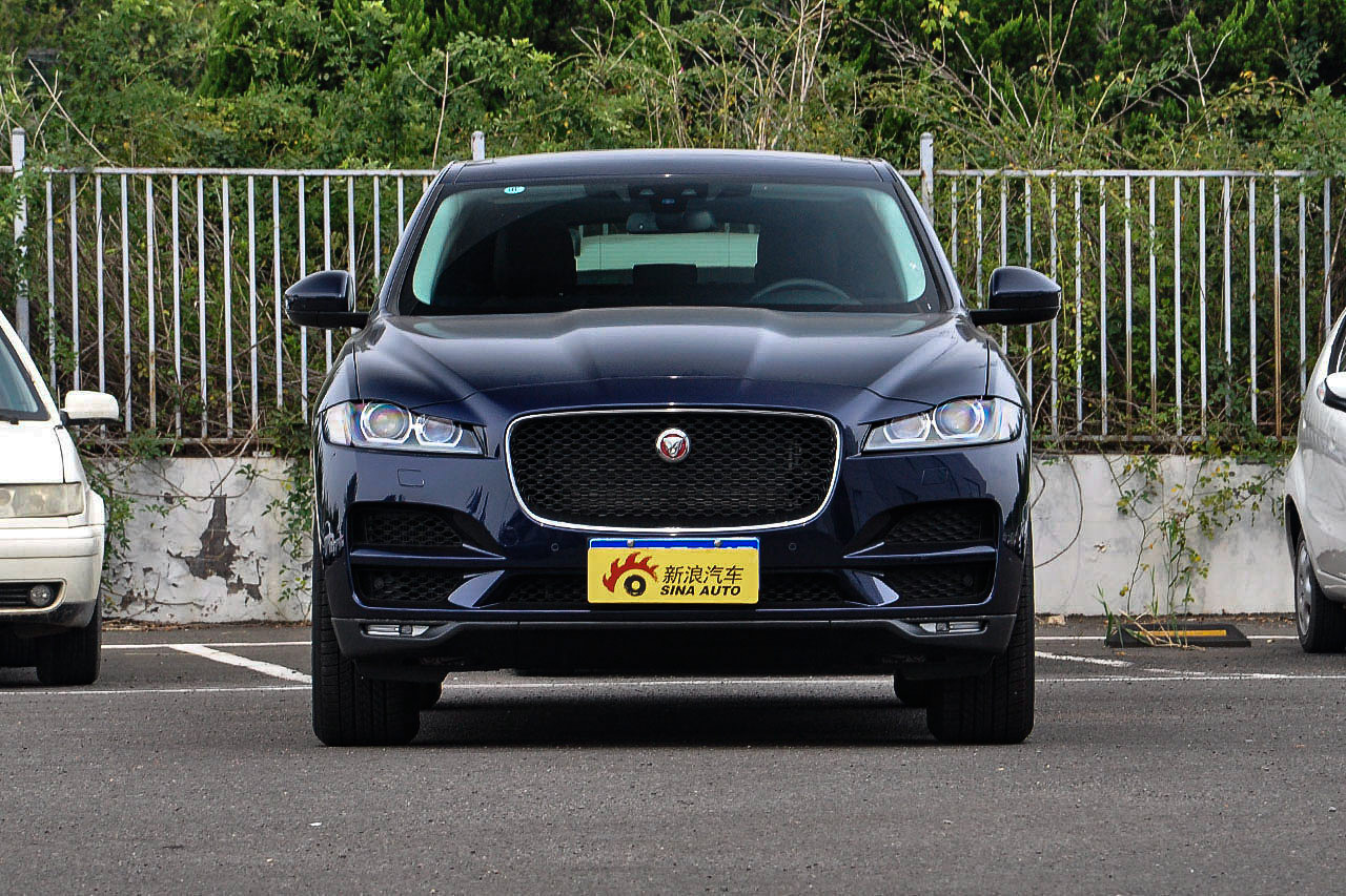 2018款捷豹F-PACE 2.0T自动四驱都市尊享版