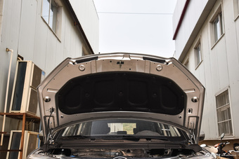 2016款中华V3 1.5L自动智能型 科技银