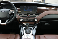 2018款君马S70 1.5T手动舒适型