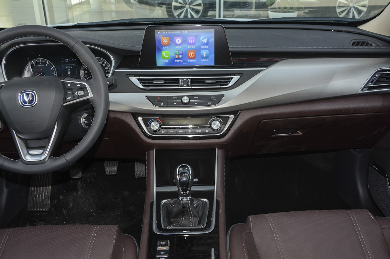 2018款睿骋CC1.5T手动典雅型