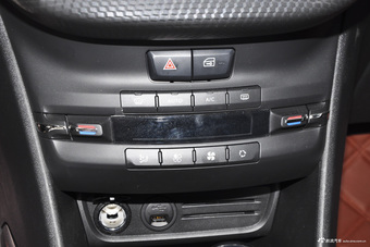 2016款标致2008 1.2THP 自动时尚版