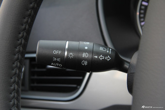 2018款哈弗H6运动版1.5T自动两驱尊贵型红标