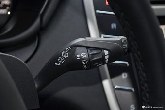 2017款林肯MKC 2.0T自动四驱尊雅版