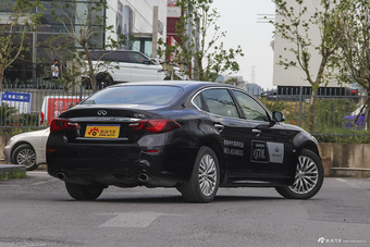 2015款英菲尼迪Q70L 2.5L悦享版