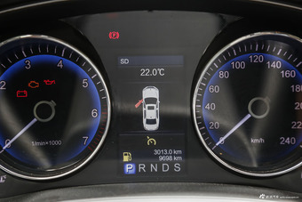 2015款红旗H7 2.0T 自动豪华型