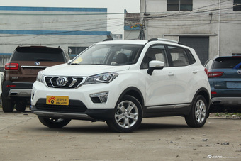 2017款长安CS15 1.5L自动豪华天窗版图片