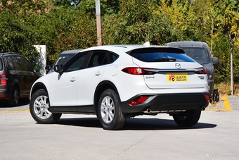 2018款马自达CX-4 2.0L手动两驱蓝天活力版