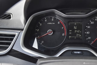 2017款宝骏310 1.5L自动时尚型