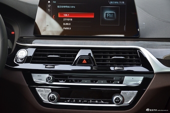 2019款宝马5系2.0T自动525Li领先型M运动套装