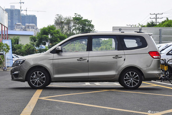 2016款风行S500 1.5L手动豪华型