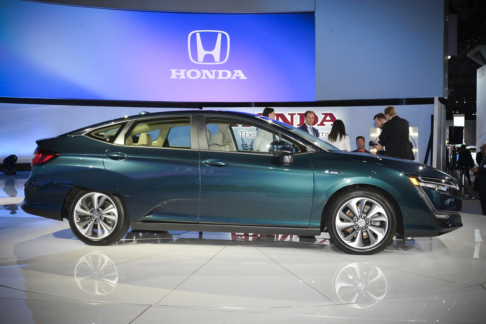 实拍|本田CLARITY 最大续航超750km