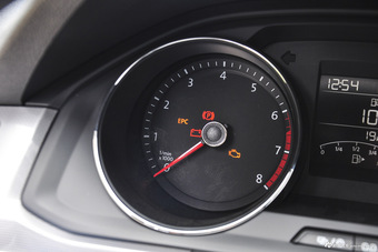 2016款宝来1.6L自动时尚型