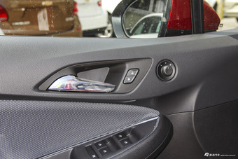 2016款科鲁兹1.5L自动时尚天窗版