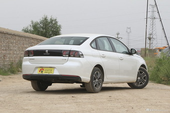 2018款标致308 1.6L手动时尚版