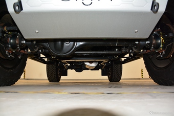 2016款卫士斯达泰克90 2.2L柴油68周年纪念版