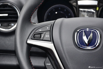 2016款长安CS15 1.5L手动尊贵版