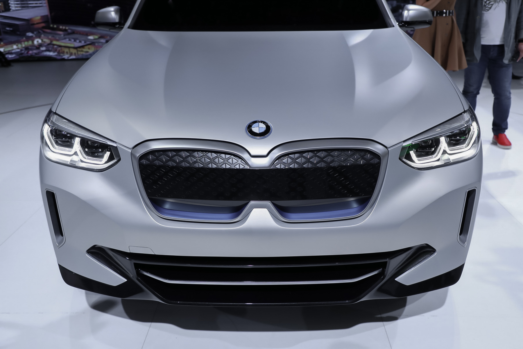 实拍|宝马iX3概念车 华晨宝马工厂生产