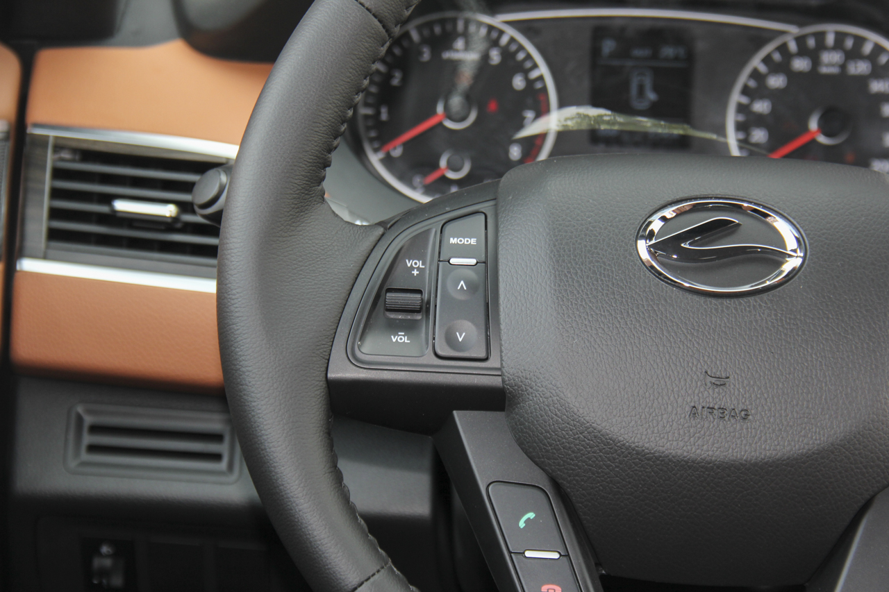 2018款陆风X7劲越 1.5T自动全景尊贵型