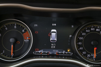 2017款自由光2.4L自动专业版智能包