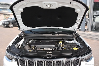 2018款大指挥官2.0T自动四驱智享版