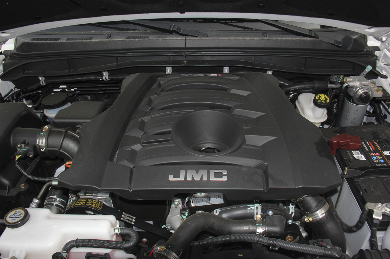 2017款域虎7 2.4T手动柴油两驱豪华版JX4D24A5L