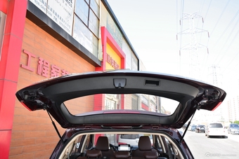 2017款宝骏560 1.5T DCT旗舰型7座