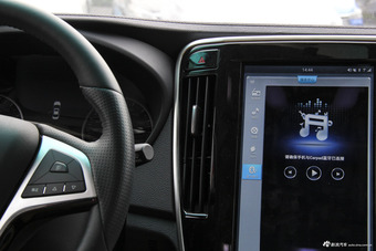 2017款比亚迪秦1.5T自动尊贵型