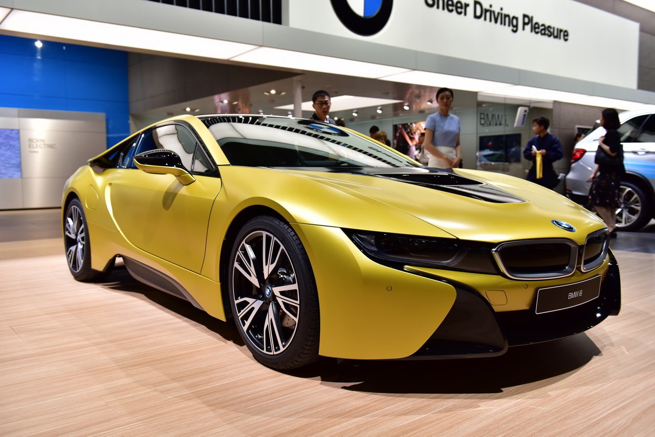 宝马i8